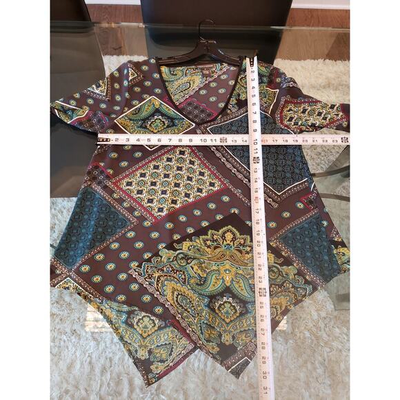 Chelsea & Theodore Blouse Top Women's Medium Multi Geo Print Lightweight V Neck - Picture 7 of 10